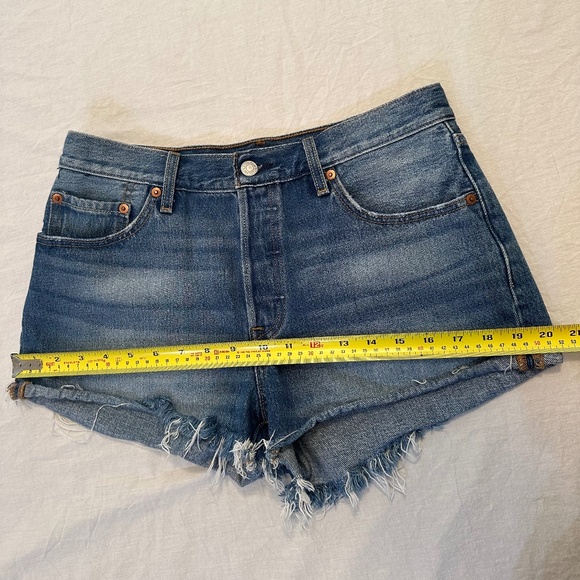 Levi’s 501 Shorts - Picture 10 of 10